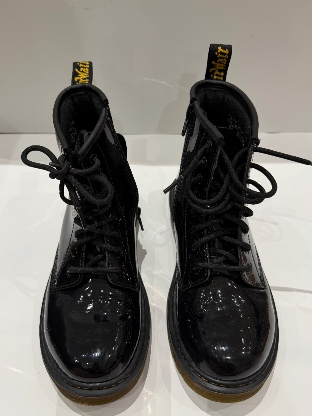 NEW Dr. Martens  Patent leather Airwave big kids boots US size 2